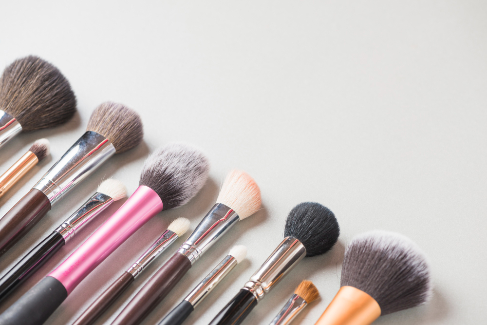 Makeup Brushes & Sponges