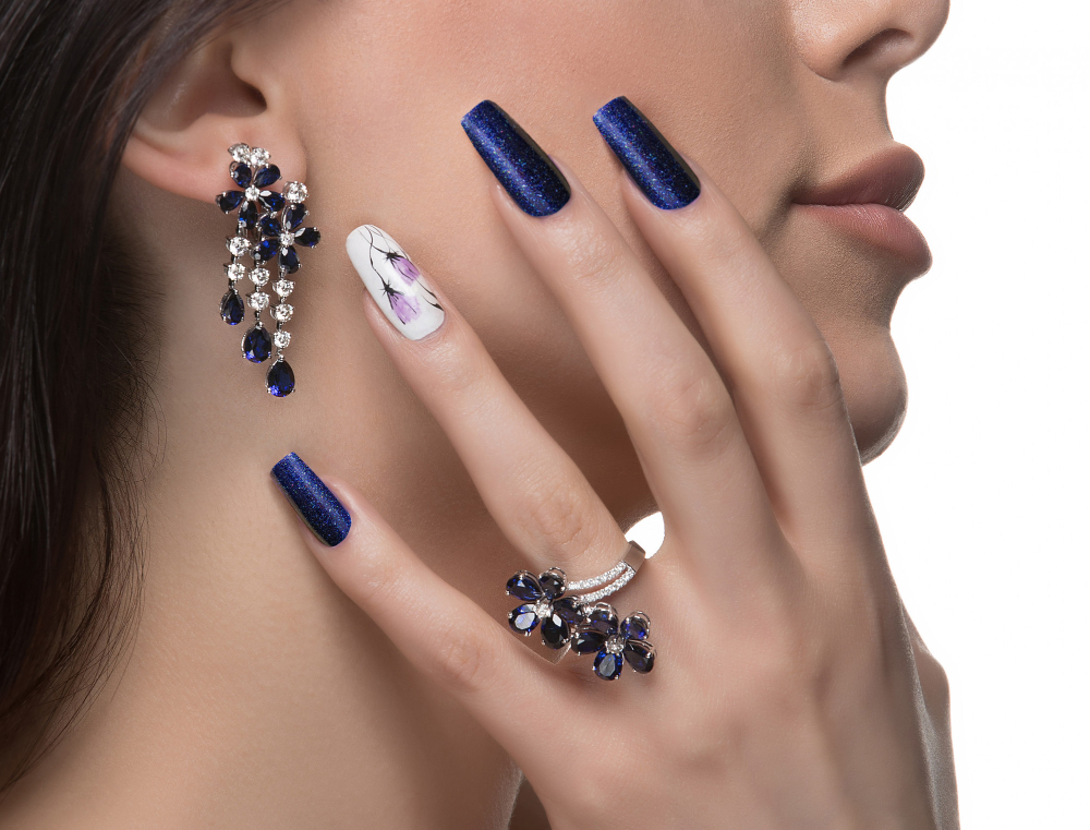 Nail Art & Glue