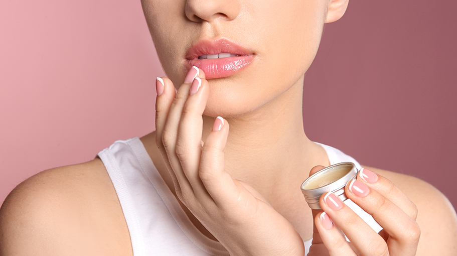 Lip Scrubs & Treatments