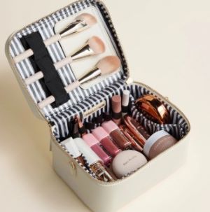 Makeup Travel-Friendly Storage