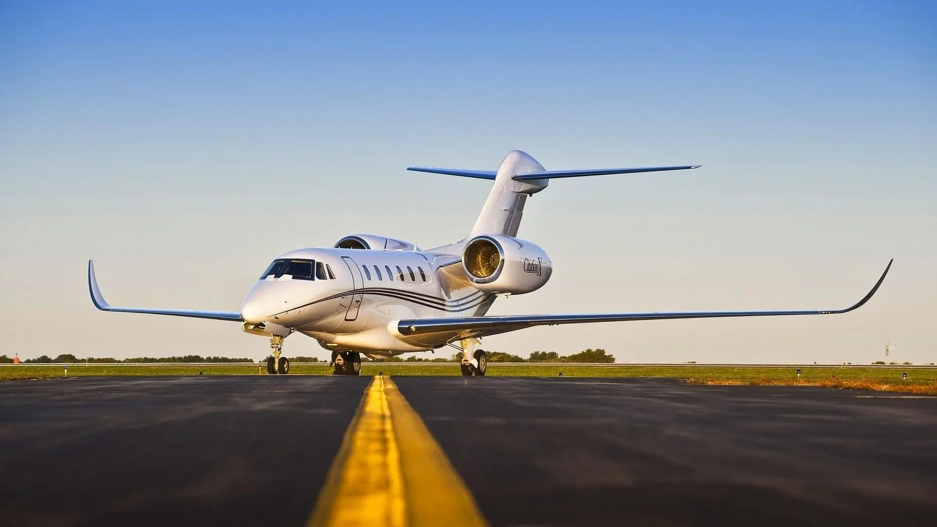 Aircraft & Aviation